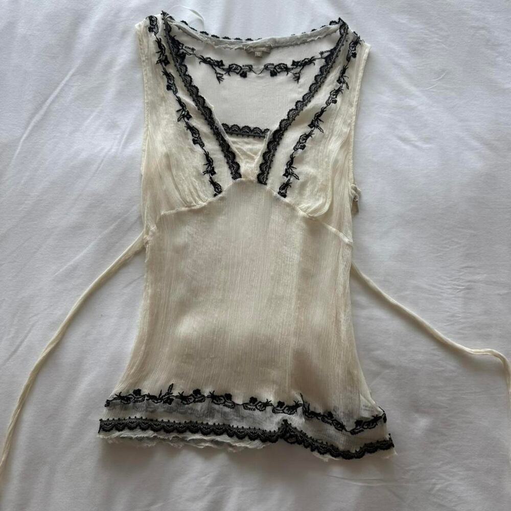 Gorgoues white lace real silk cami top with black lace trim and tie back - Picture 5 of 5